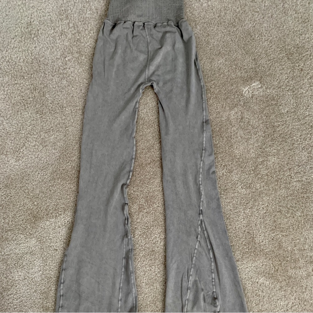 NWOT FP Movement Good Karma Flare Leggings in Mushroom Brown Beige - Picture 3 of 4